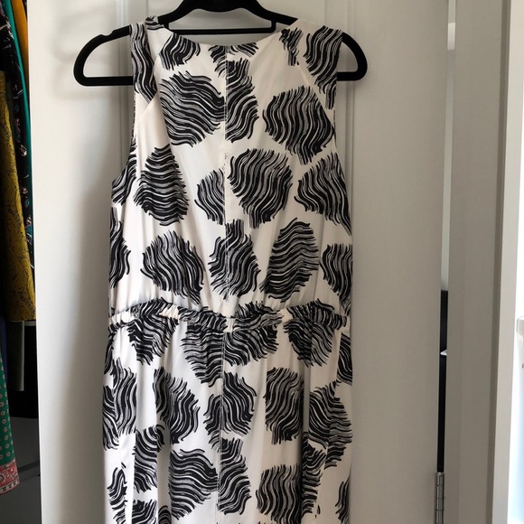 Diane Von Furstenburg silk dress - Size 8 - Picture 3 of 4